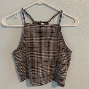 Cropped black and white shirt